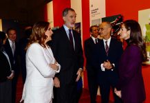 La alcaldesa acompaña a los Reyes de España en su visita a València